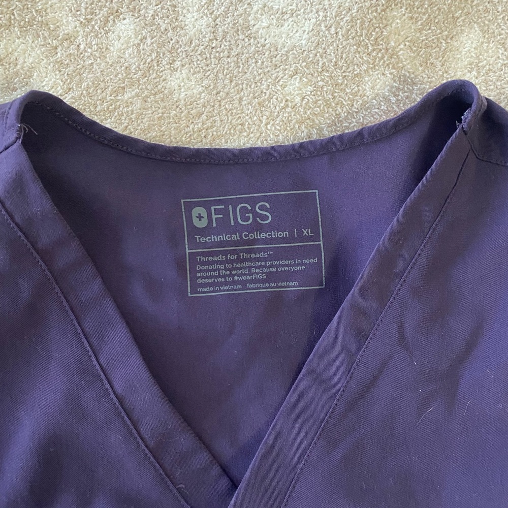 FIGS Zamora jogger scrub. Top and bottom